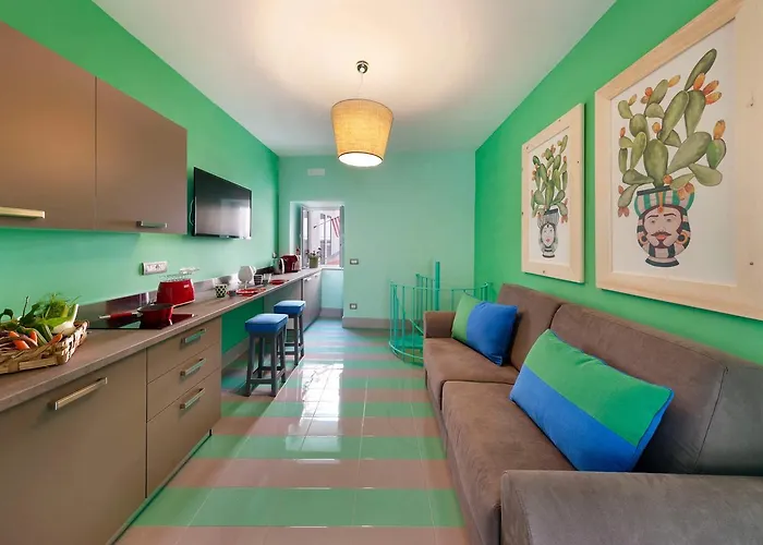 Suite Home Sorrento סורנטו