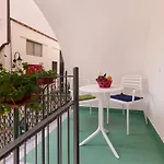 Suite Home Sorrento Сasa de vacaciones Península Sorrentina